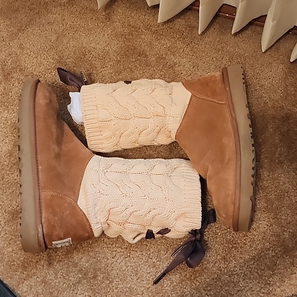 UGG Chestnut Kiandra Knit/Suede Boots - Picture 10 of 13